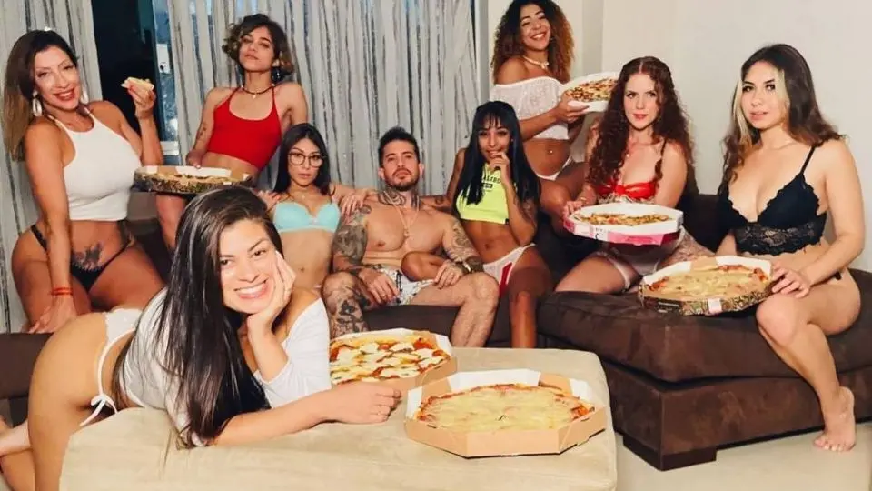 Imagem da notícia: Brasileiro casado com 8 mulheres diz que faz dieta de sexo e ganhou mais de R$9 milhões no OnlyFans