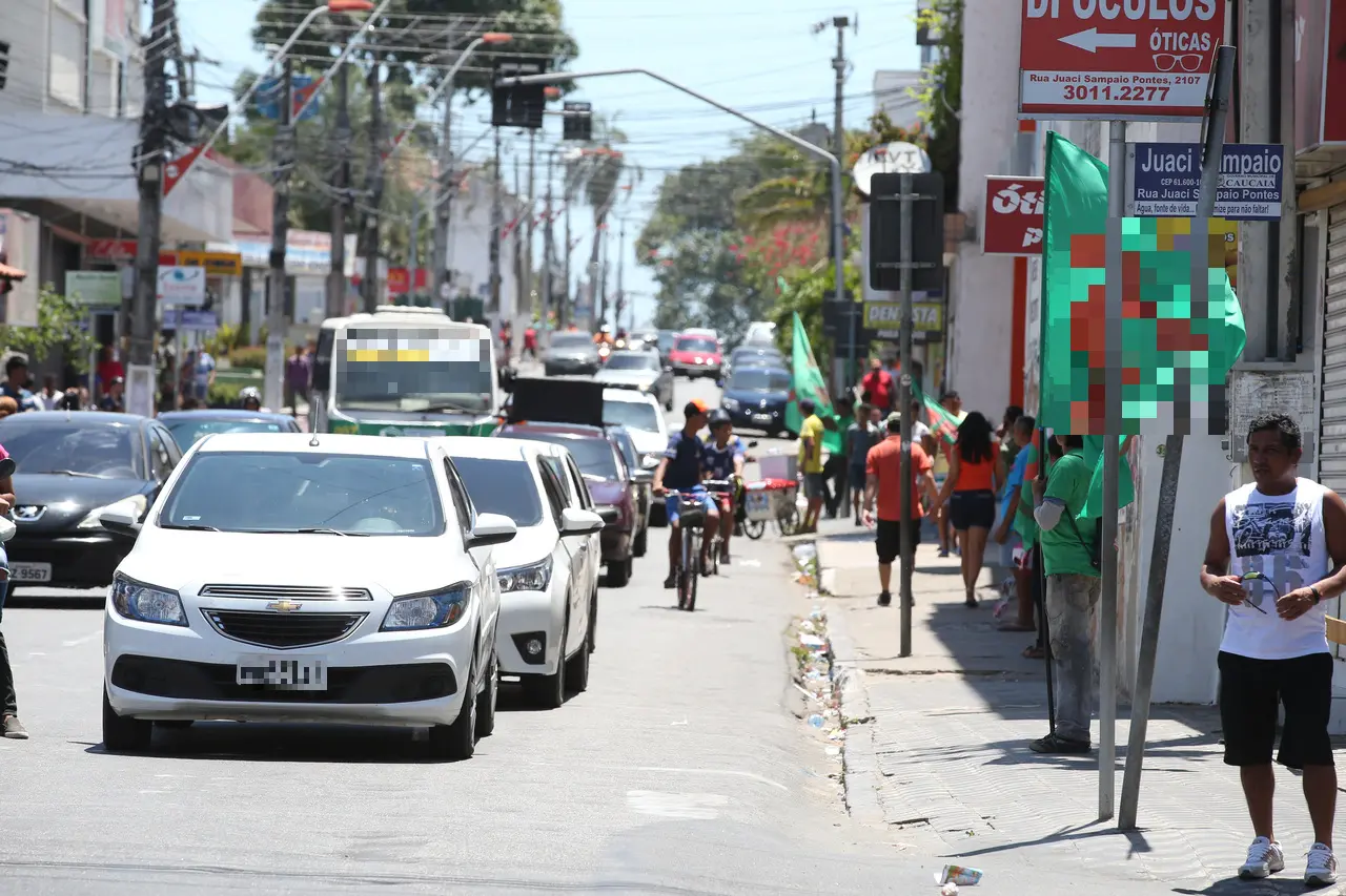 Candidatos espelham bandeiras de campanhas nas cidades