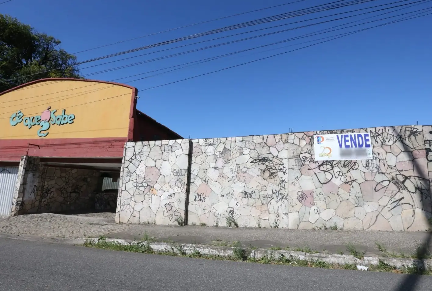 Imagem da notícia: ‘Cê Que Sabe’: relembre história de motel que fechou após 34 anos na rotina e imaginário de Fortaleza