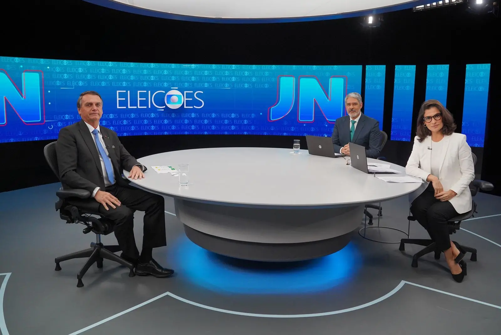 Imagem da notícia: Na Globo, Bolsonaro diz que resultado das eleições será respeitado 'se elas forem limpas'