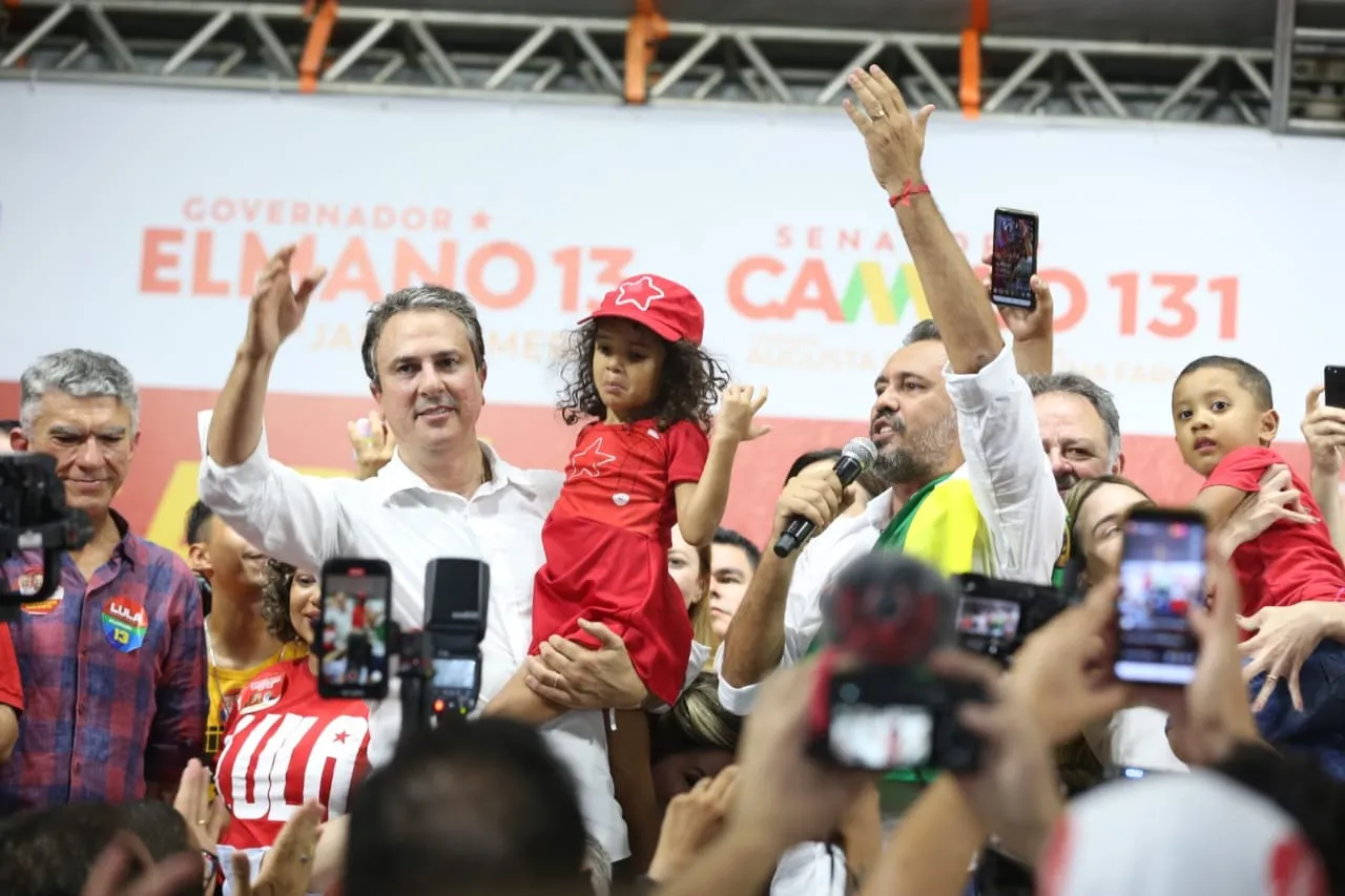 O petista inaugurou comitê de campanha em Fortaleza