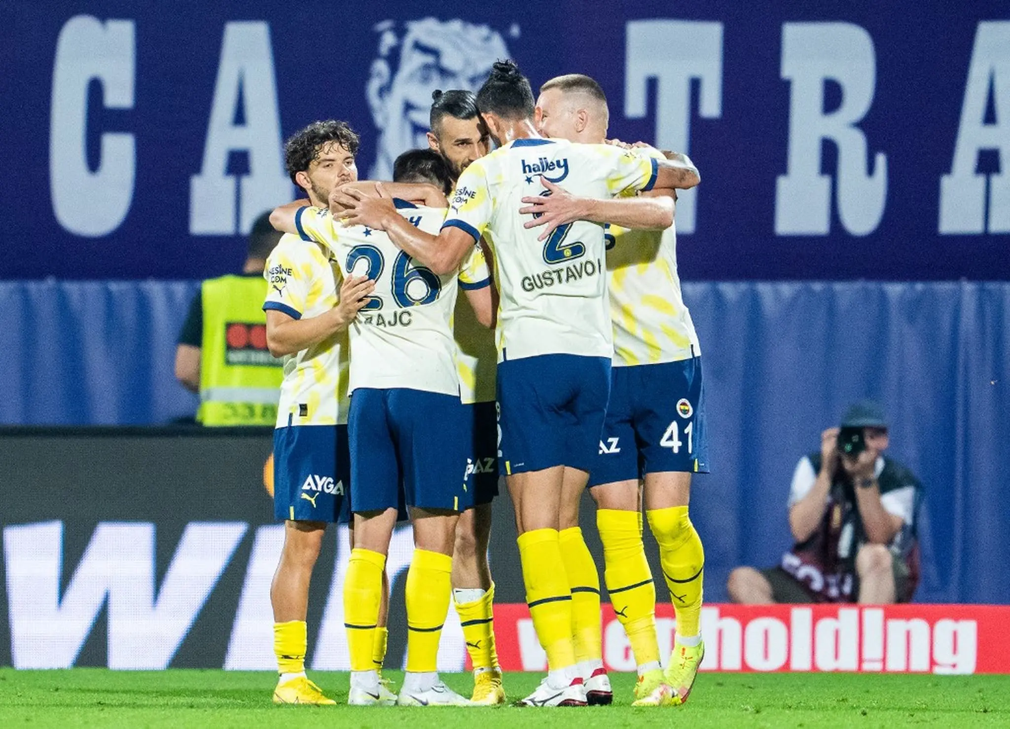 Imagem da notícia Jogos de hoje na TV: veja onde assistir e horário das partidas de segunda-feira (1º)