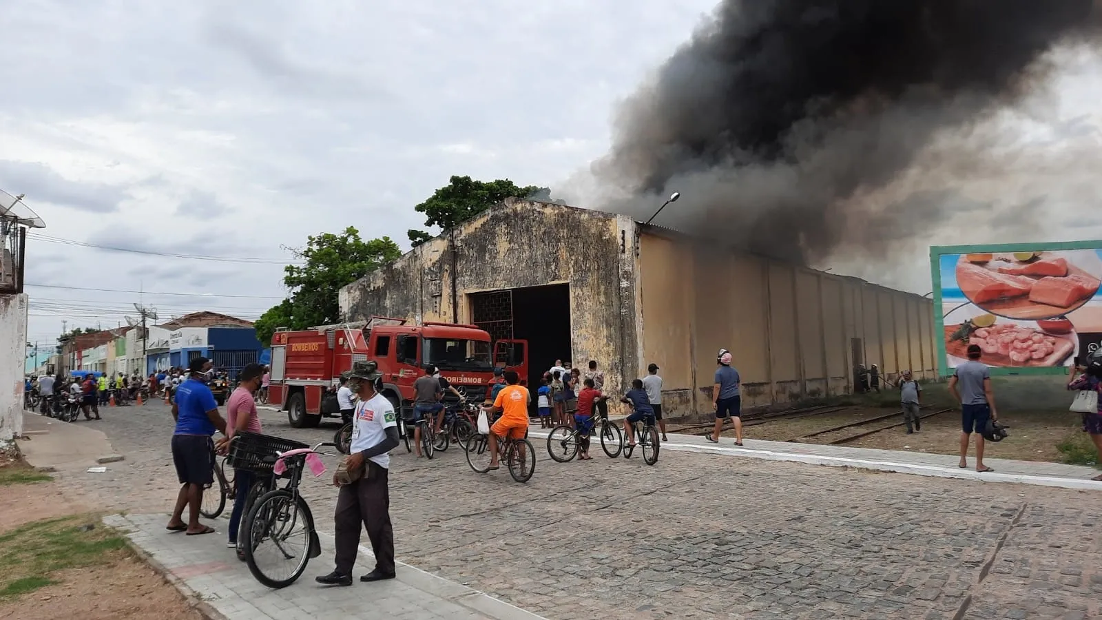 Fogo destruiu parte do anexo da Estação Ferroviária de Iguatu em 2020