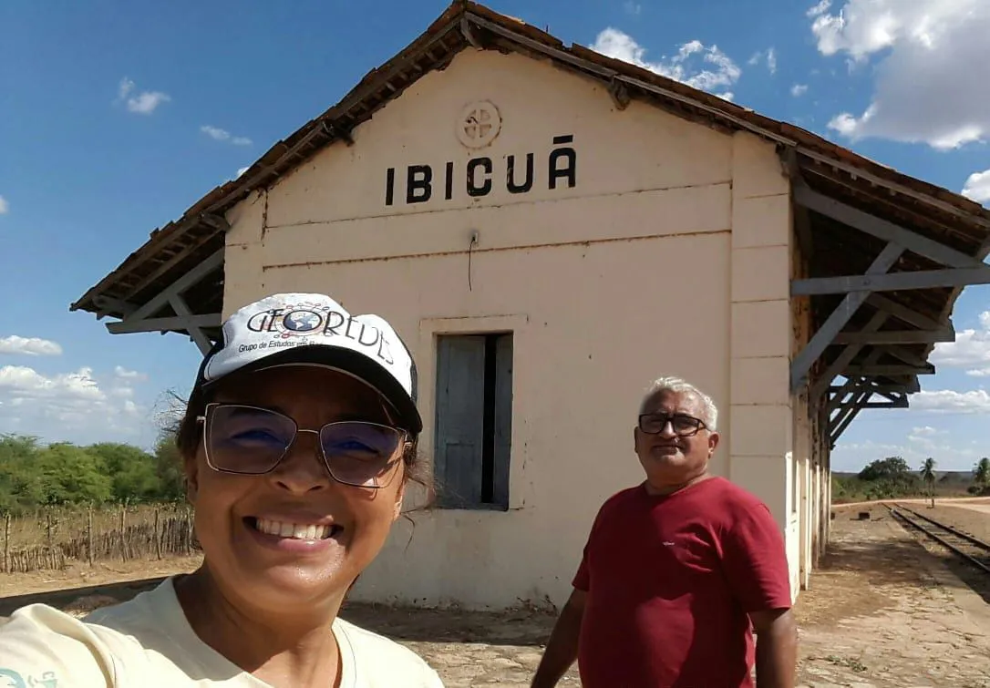 A pesquisa faz parte do doutorado da professora, que andou na companhia de outros dois pesquisadores, o também geógrafo Francisco Rocha e o curador da exposição permanente do Museu Ferroviário do Ceará, Clenilton Melo.