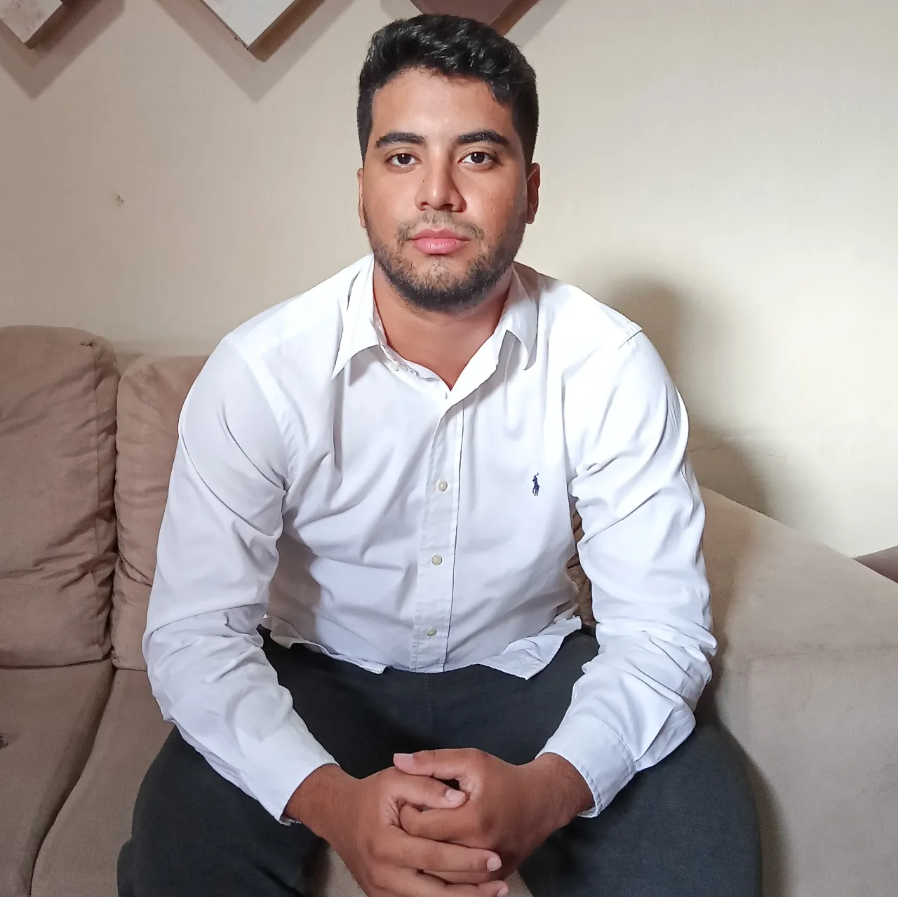 Bruno atua como psicólogo, formado pela UFC, onde ingressou pela Lei de Cotas