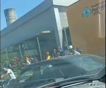 Imagem da notícia: Aulas são suspensas e alunos voltam para casa em Fortaleza após supostas ameaças de criminosos
