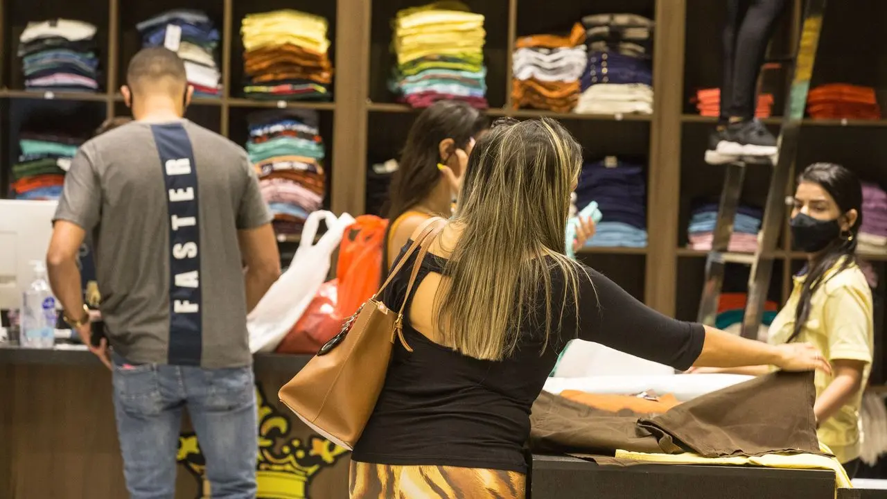Imagem da notícia: Número de pessoas ocupadas no comércio cearense é o melhor desde 2017; veja por setor
