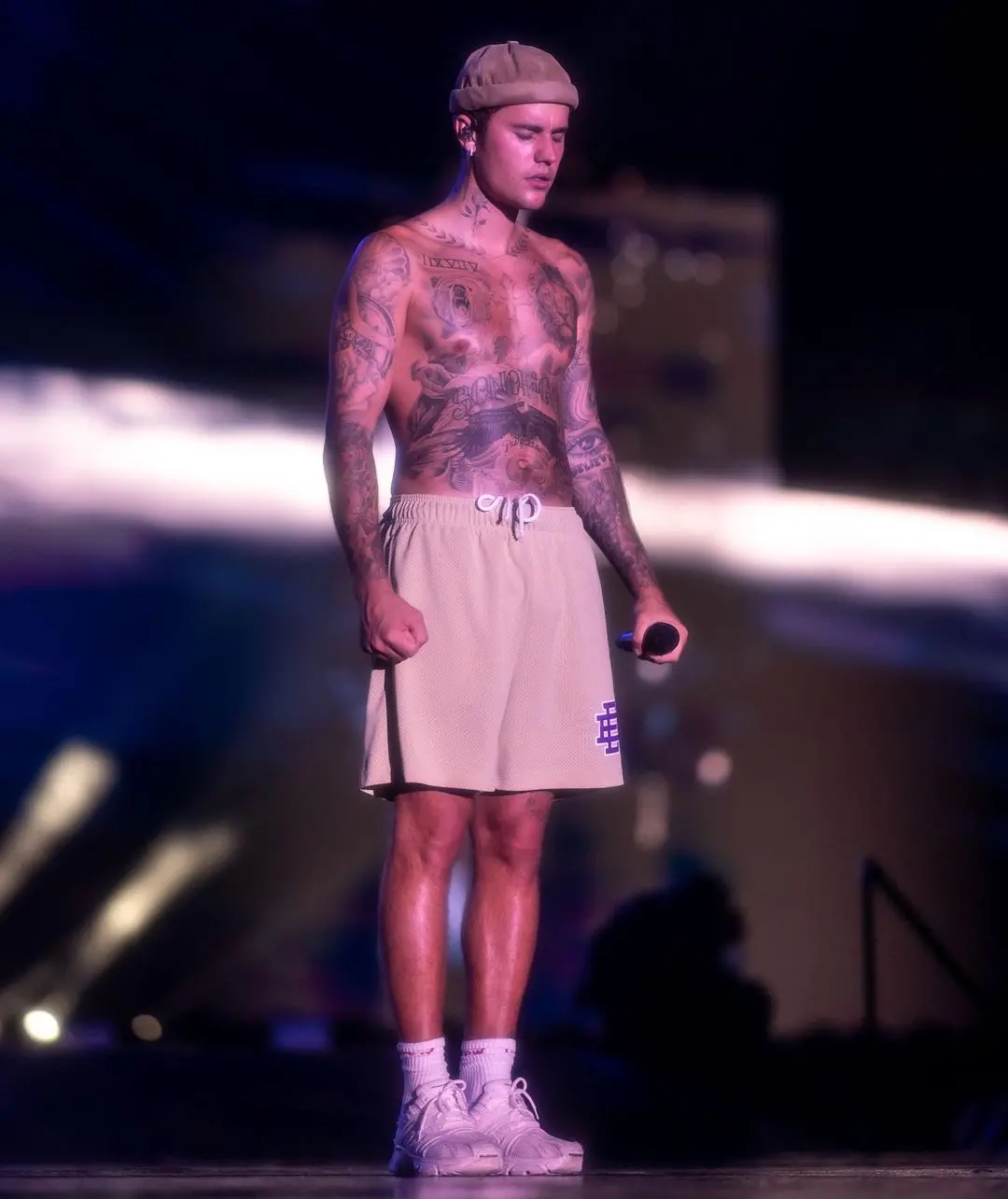 Imagem da notícia: O que está acontecendo com Justin Bieber? Veja motivo de cancelamento de shows pelo mundo
