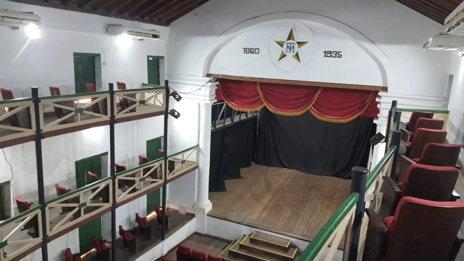 Teatro da Ribeira dos Icós
