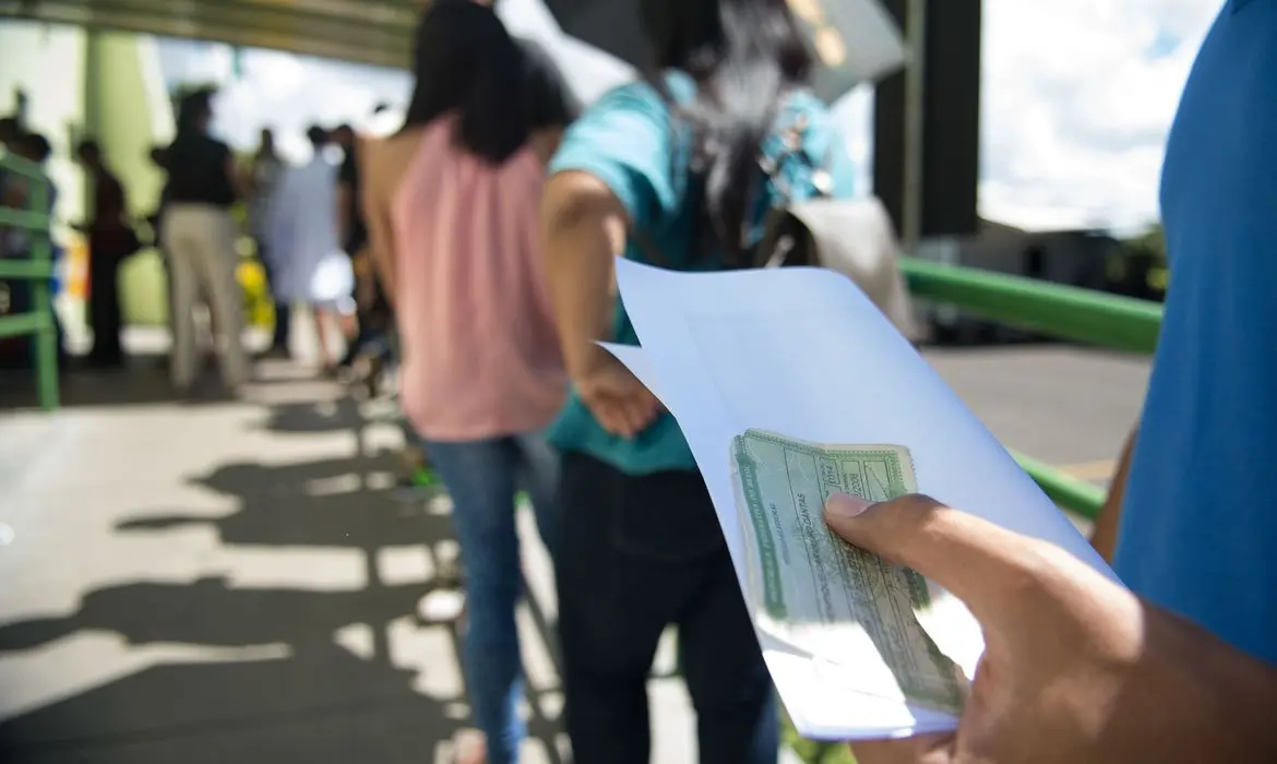 Imagem da notícia: Como se comporta o eleitorado religioso nas eleições de 2022 no Ceará, conforme pesquisa Ipec