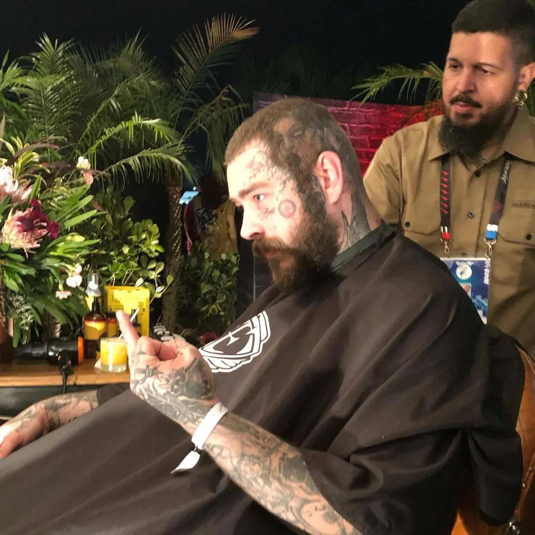 Imagem da notícia: Post Malone dá gorjeta de R$ 2,6 mil a barbeiro brasileiro