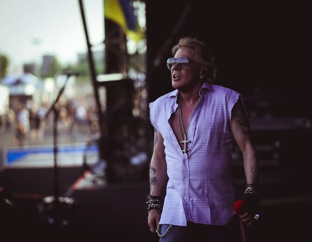 Imagem da notícia: Axl Rose sem voz? Fãs criticam apresentação do Guns N' Roses no Rock in Rio