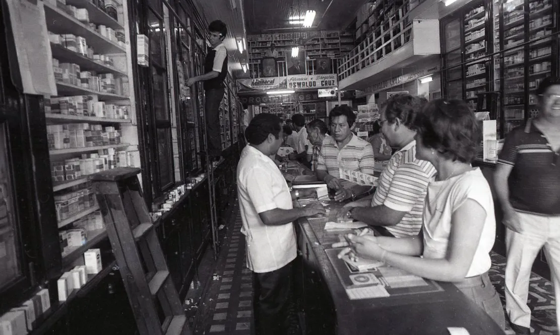 Farmácia Oswaldo Cruz em 1984, quando completou 50 anos de funcionamento.