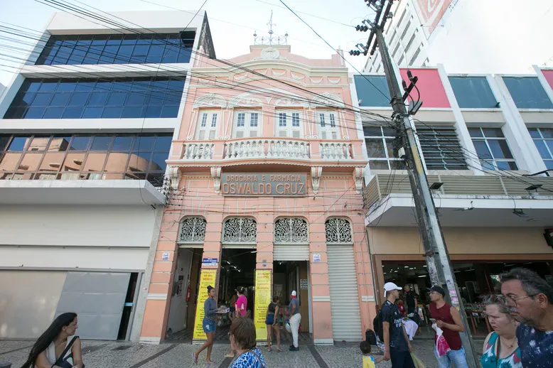 Atualmente, a drogaria mantém quase todos os traços originais preservados.