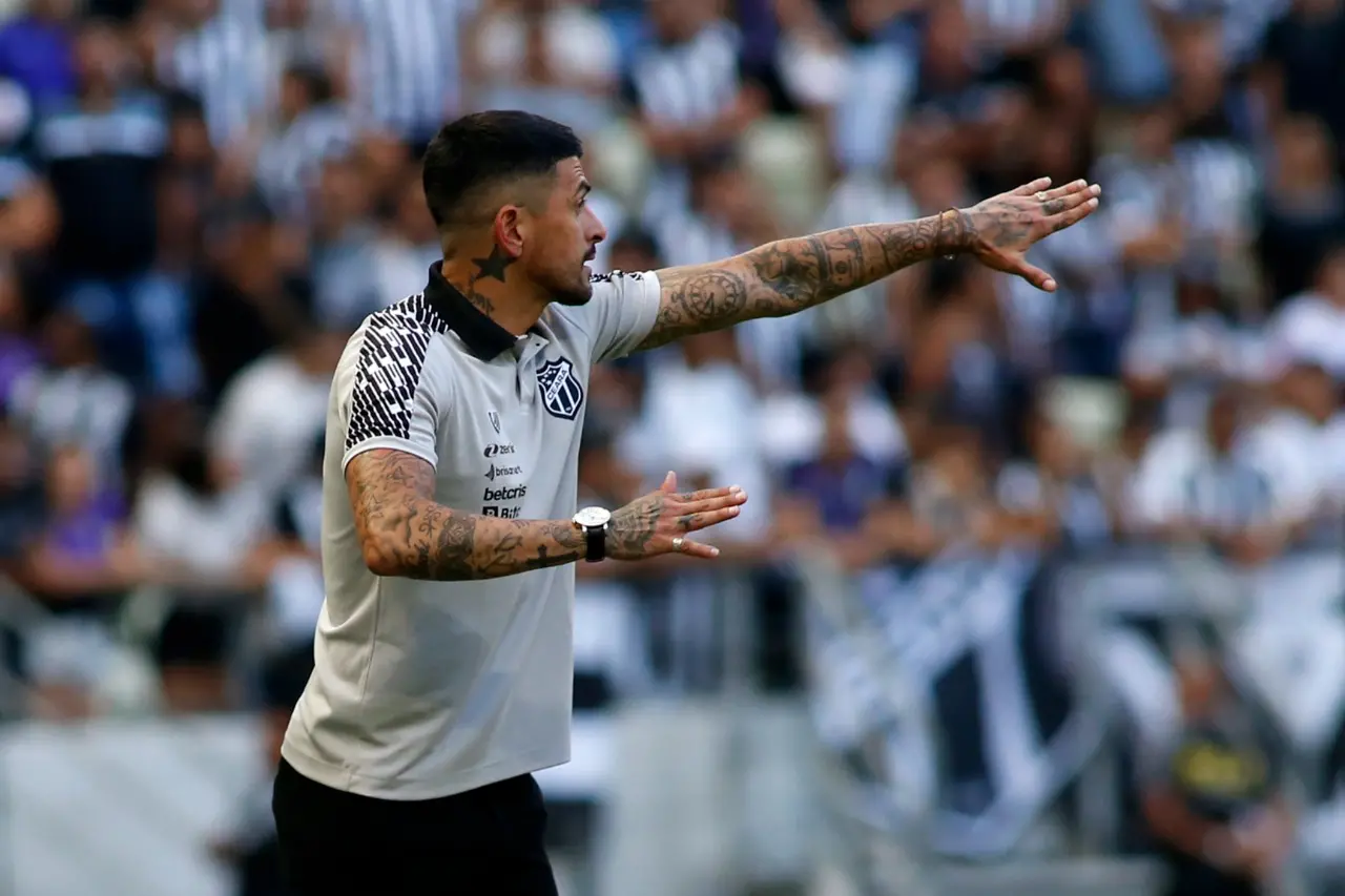 Imagem da notícia: Lucho elogia torcida do Ceará e exalta elenco após vitória contra Santos: ‘mérito dos jogadores’