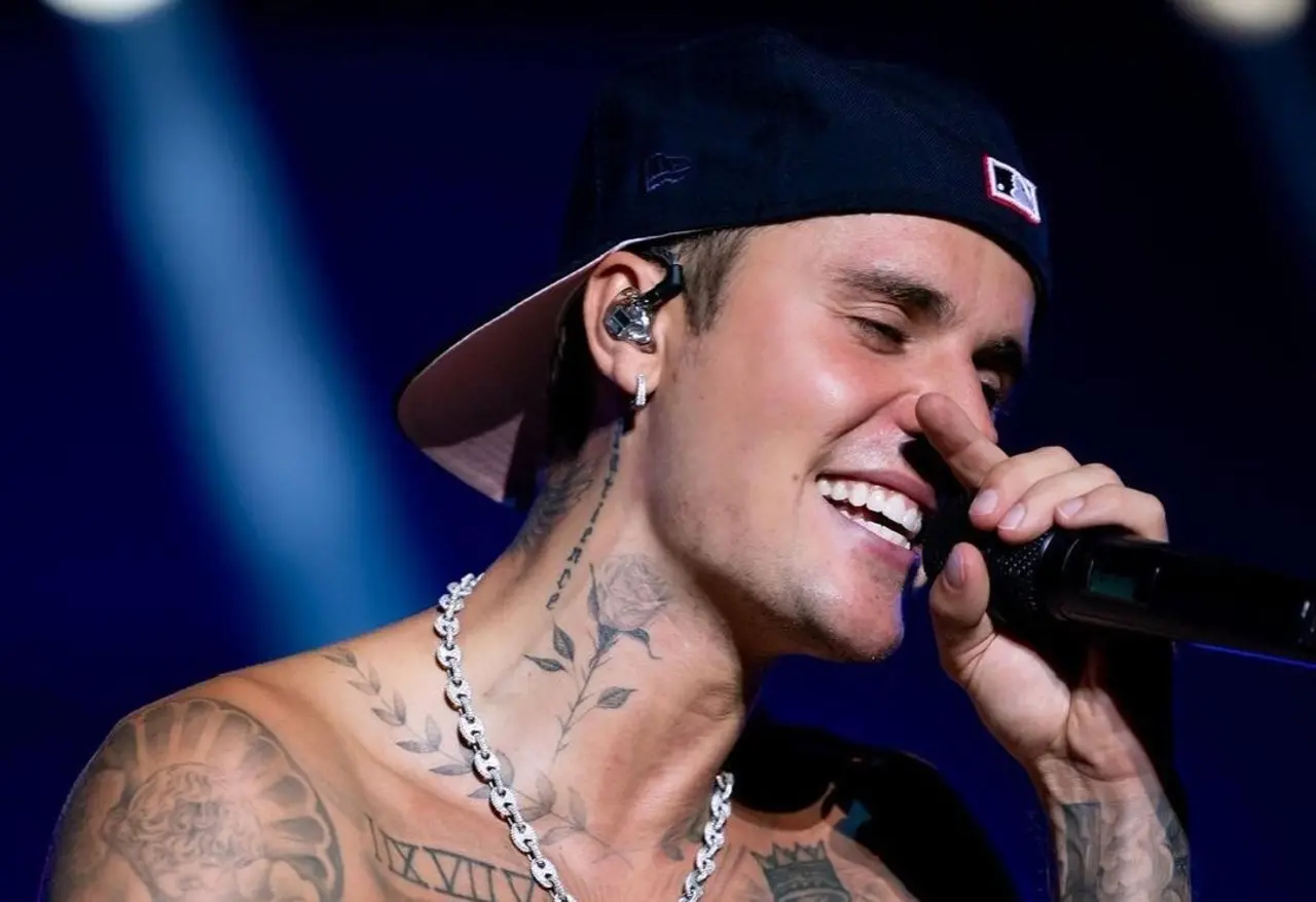 Imagem da notícia: Justin Bieber cancela shows de turnê mundial