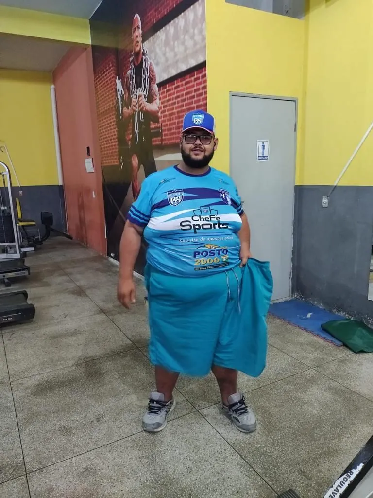 Kayron Albuquerque pesava 240kg. Por meio da corrida e da reeducação alimentar, Kayron já perdeu 75kg.