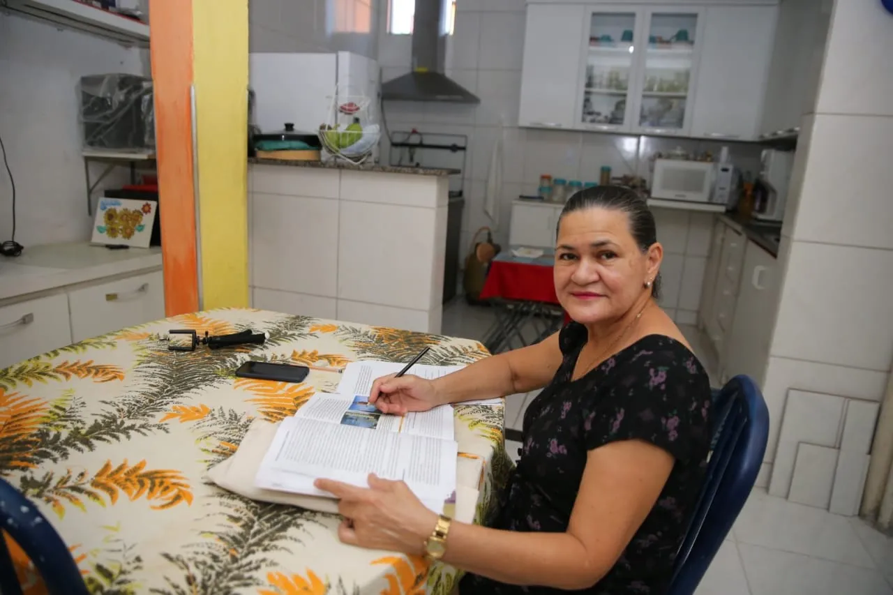 Maria Luciene, aluna de EJA aos 61 anos