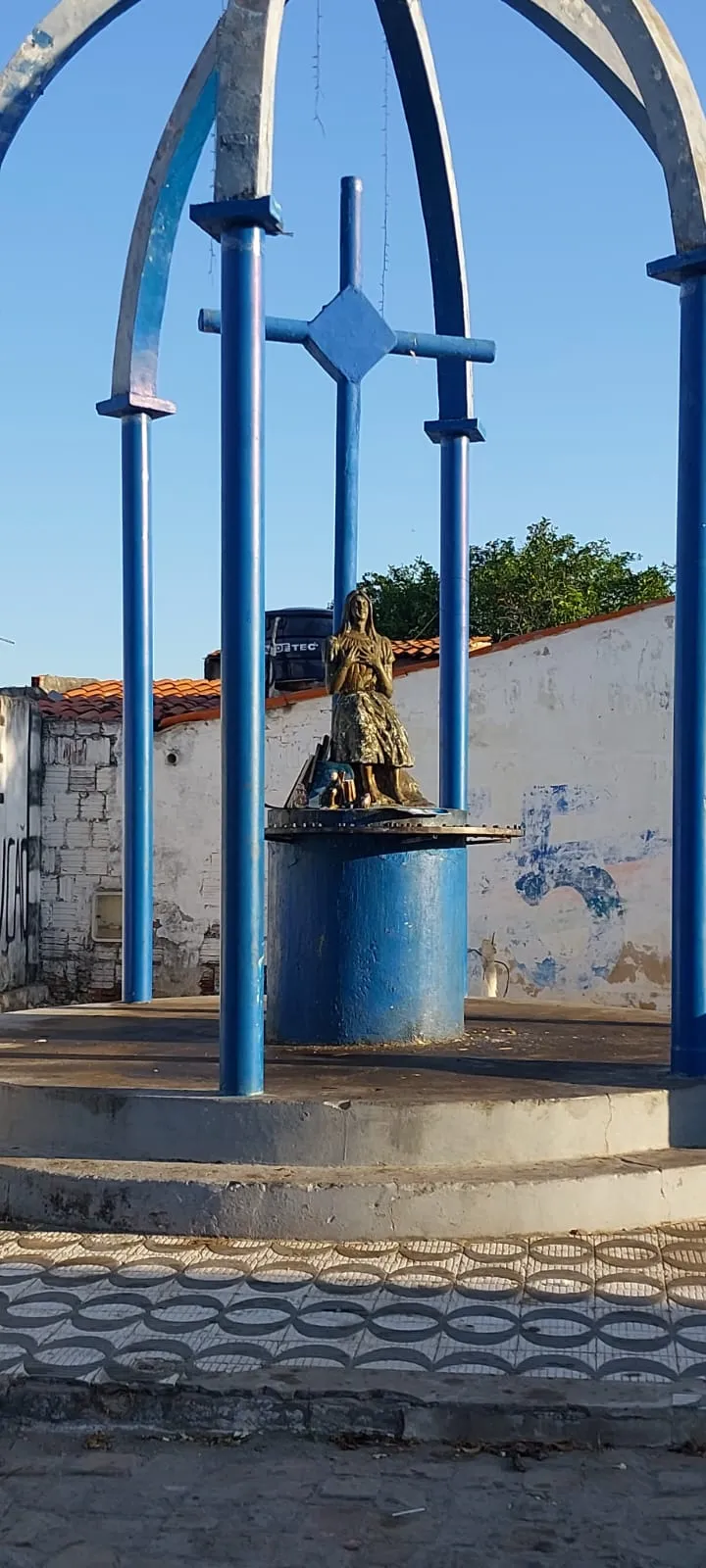 Quem anda pelo Cariri, pelo Centro-Sul e por outras regiões acaba se deparando com histórias assim