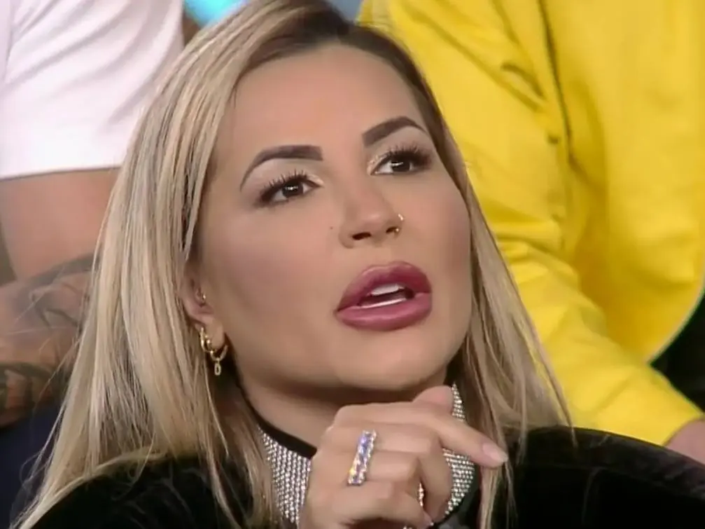Imagem da notícia: Ex-namorado de Deolane não torce para a advogada vencer 'A Fazenda'