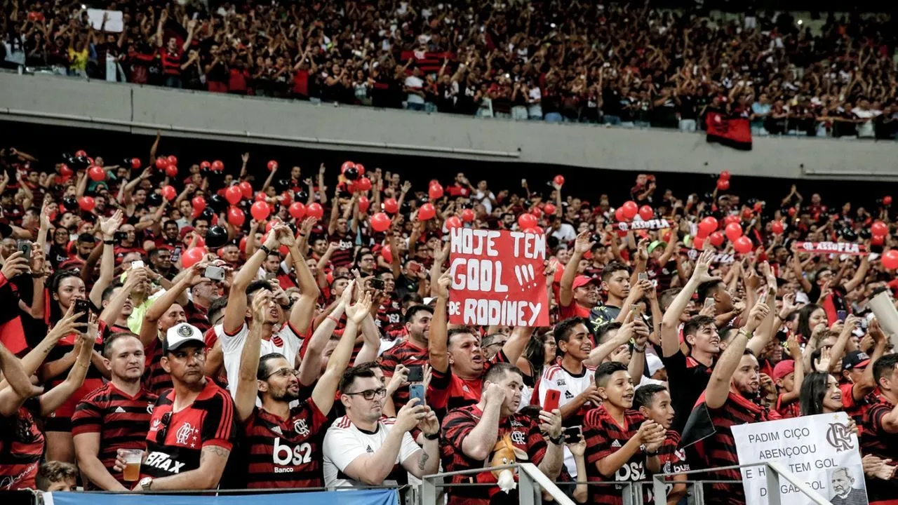 Flamengo tem presença massiva de torcedores em jogos na Arena Castelão