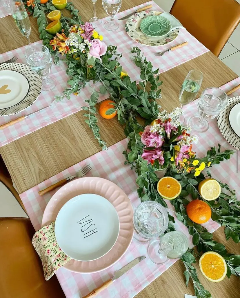 Imagem da notícia: Mesa posta: dicas para compor com louças diferentes e multiplicar seu acervo