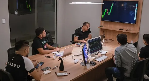 Imagem publicada nas redes sociais com supostos clientes