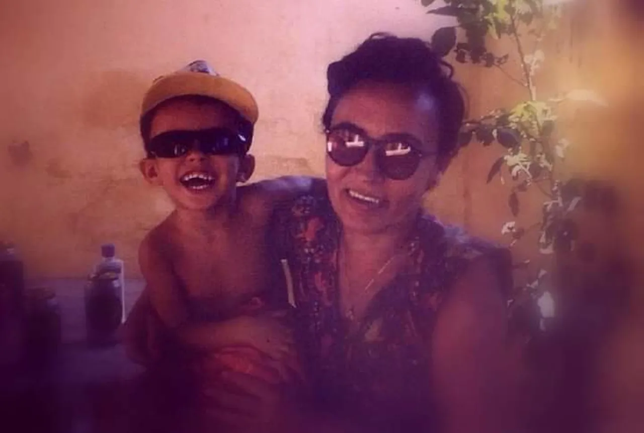 Voltei a ser criança e Dona Marly virou minha assessora, enfermeira, cuidadora, babá…Aliás, ela continuou sendo o que sempre foi: mãe!
