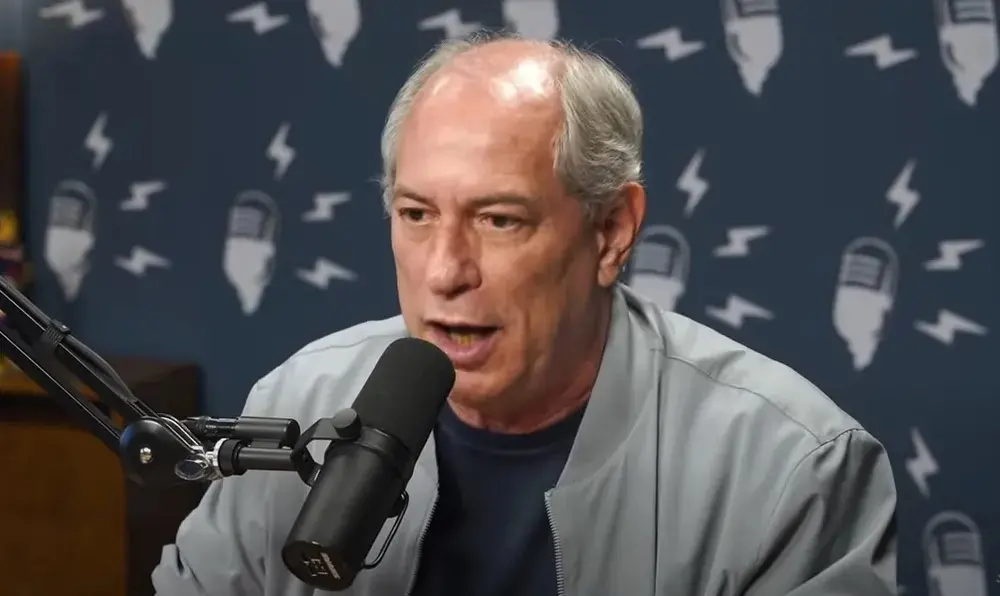 Imagem da notícia: Ciro Gomes apresenta nova versão sobre 'cochicho' com Bolsonaro em debate na TV