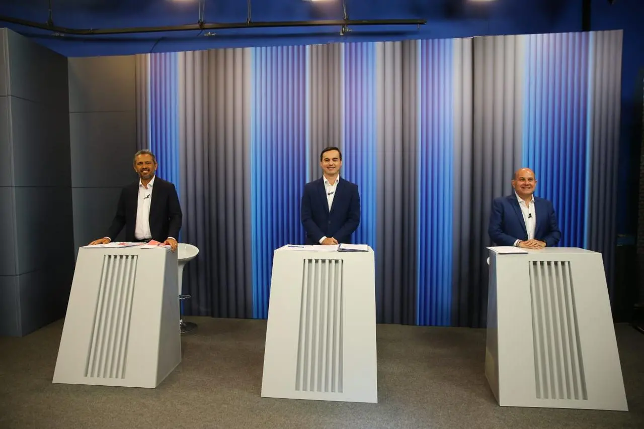 Imagem da notícia: Embate entre Capitão Wagner e Elmano e mudança de tom de Roberto Cláudio: pontos altos do debate