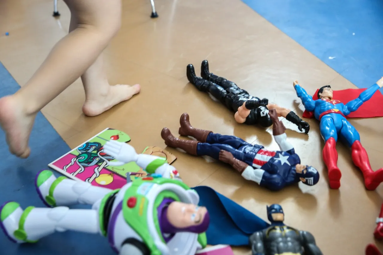 Os sinais no corpo e no comportamento das crianças e adolescentes devem ser observados com cuidado pela família