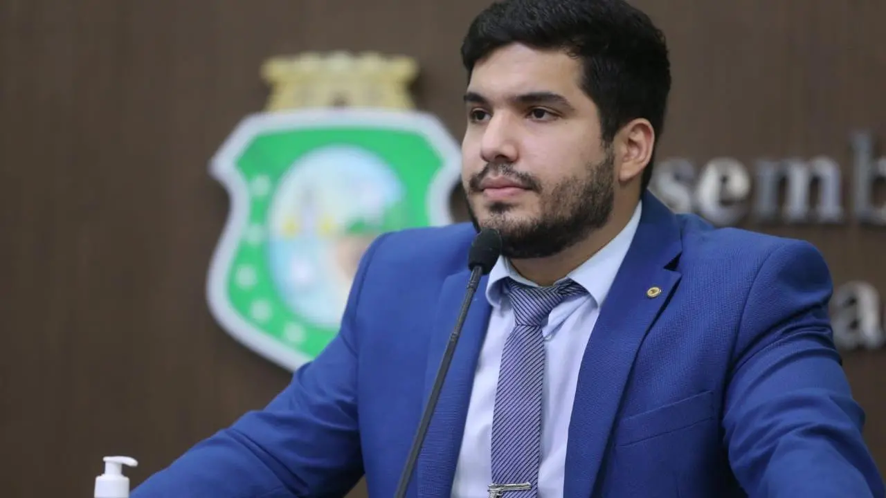Imagem da notícia: André Fernandes é o deputado federal mais votado do Ceará nas Eleições 2022