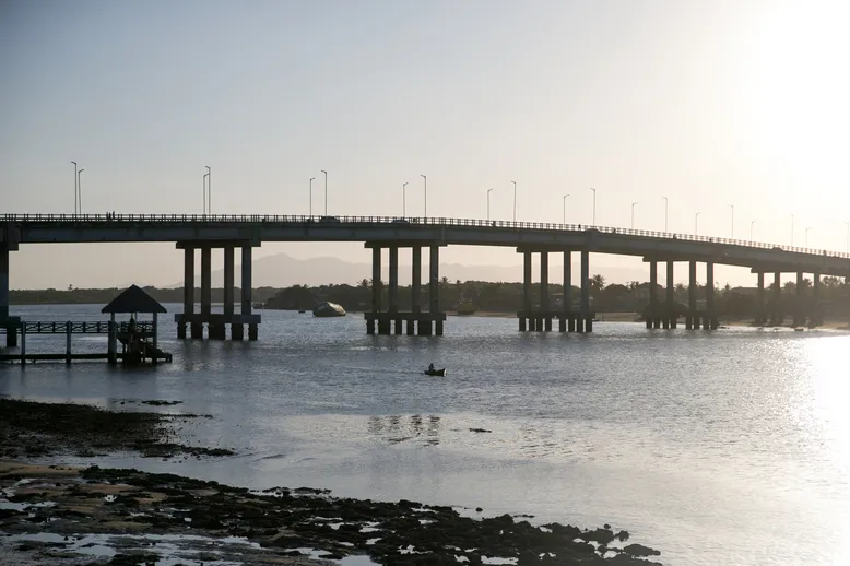 Ponte tem quase 634 metros de extensão, ligando Fortaleza às praias do Litoral Oeste