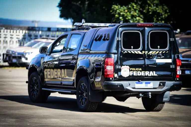 Imagem da notícia: Suspeitos de fraude e lavagem de dinheiro são alvos de operação da Polícia Federal em Caucaia
