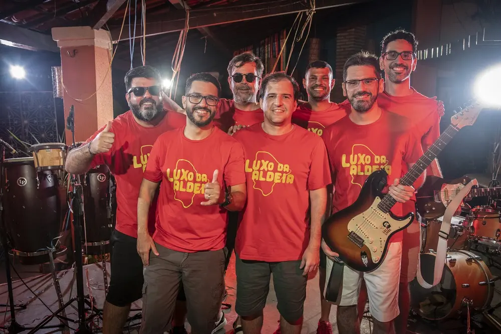Imagem da notícia: Tantos carnavais depois: bloco Luxo da Aldeia lança webdoc sobre os 15 anos de história e folia 