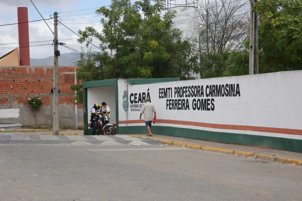 Imagem da notícia: Escola que sofreu ataque em Sobral existe há 43 anos em bairro carente; conheça a história