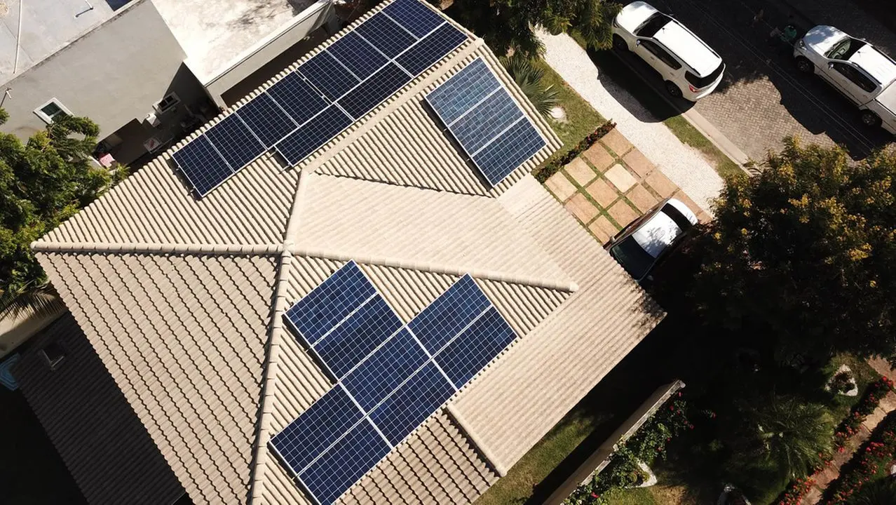 Imagem da notícia: Geração própria de energia alcança 14 GW no Brasil