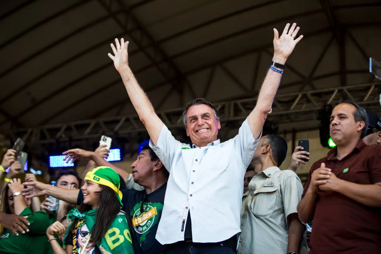 Imagem da notícia: No Ceará, Bolsonaro nega ataques a nordestinos, fala de relação com Elmano e estratégias no Estado