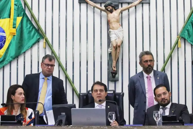 Imagem da notícia: Orçamento impositivo: o presente que Elmano e Evandro devem dar aos novos deputados estaduais