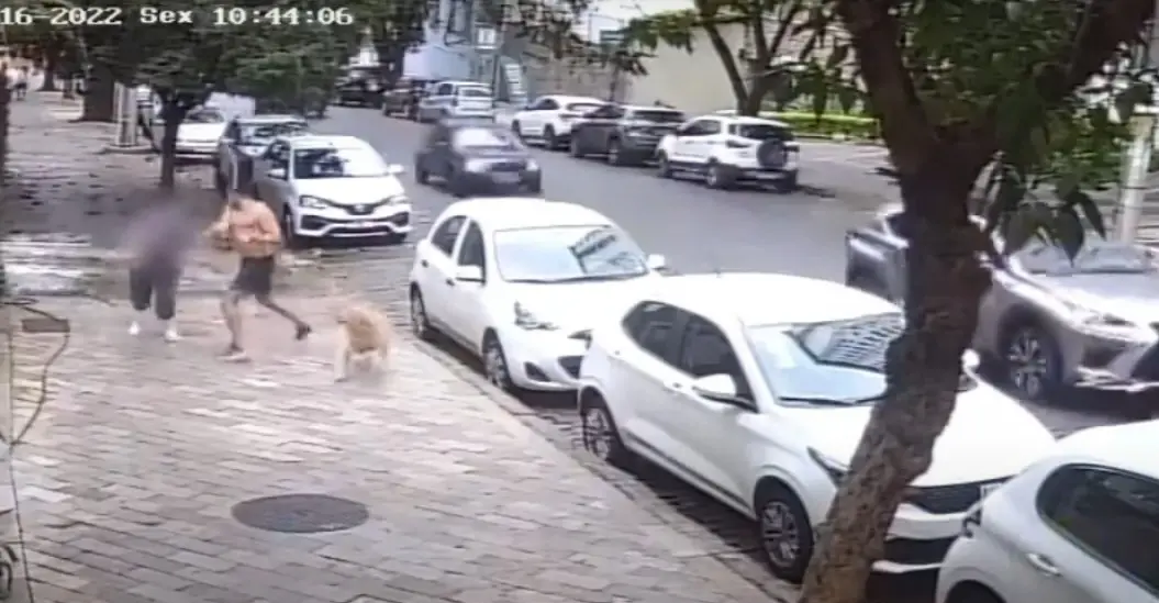Imagem da notícia: Faxineira agredida por lavar calçada em BH vai receber R$ 45 mil de indenização