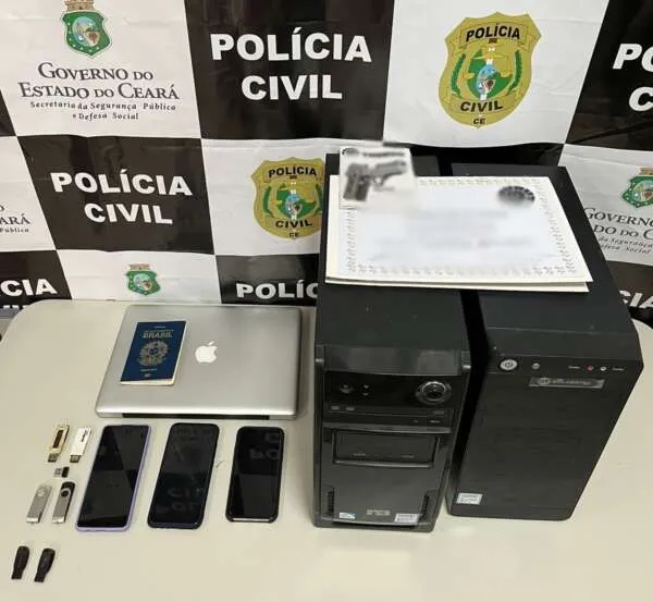 A Polícia Civil ainda apreendeu computadores e aparelhos celulares do CAC, que devem ser utilizados para subsidiar as investigações