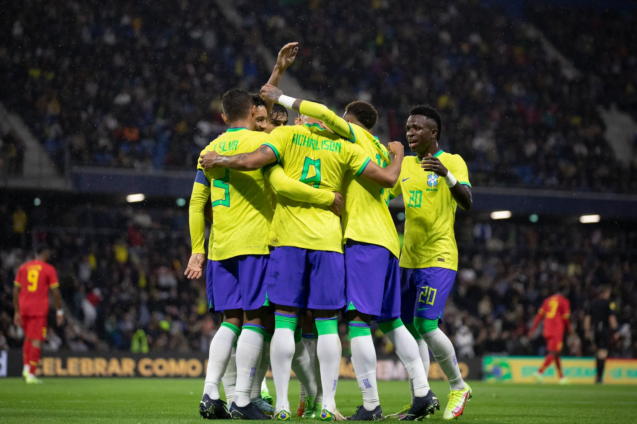 A Seleção Brasileira vence bem os dois últimos amistosos antes da Copa do Mundo, com duas goleadas
