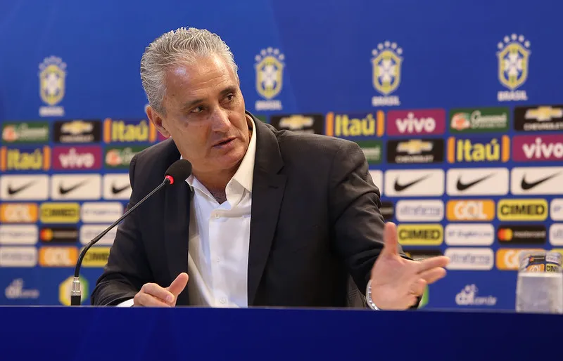 O técnico Tite irá divulgar uma lista com 26 jogadores convocados para a Copa do Mundo no dia 7 de novembro