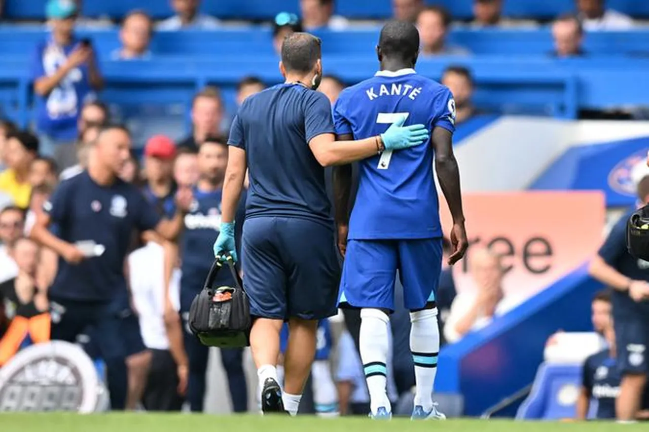 O francês Kanté é jogador do Chelsea, da Inglaterra, e está fora da Copa do Mundo