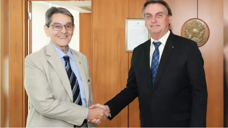 Imagem da notícia: Bolsonaro diz repudiar 'ação armada' contra PF e falas de Jefferson sobre Cármen, mas critica STF