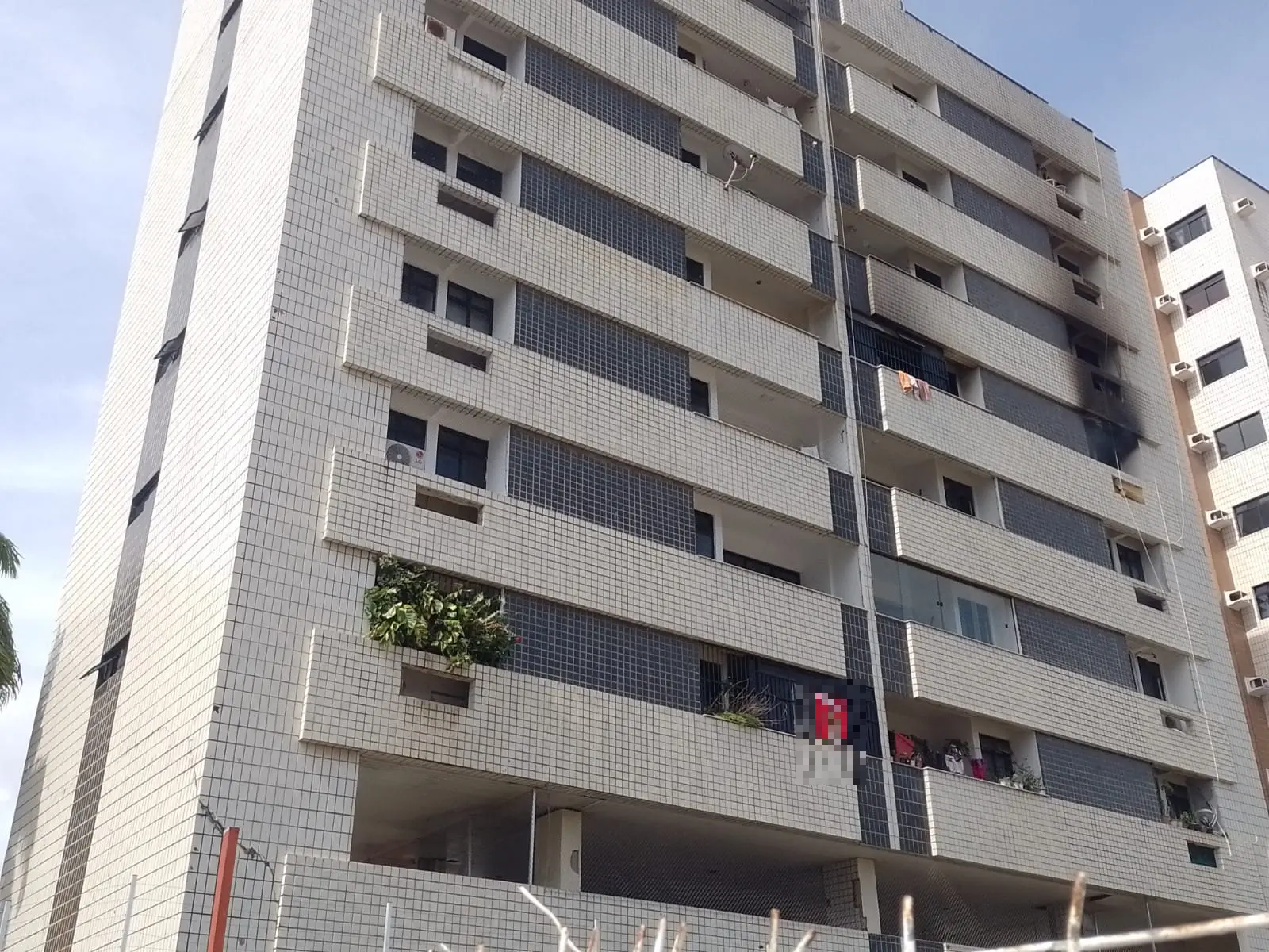 Imagem da notícia: Mãe e filha idosas morrem em incêndio residencial em Fortaleza 