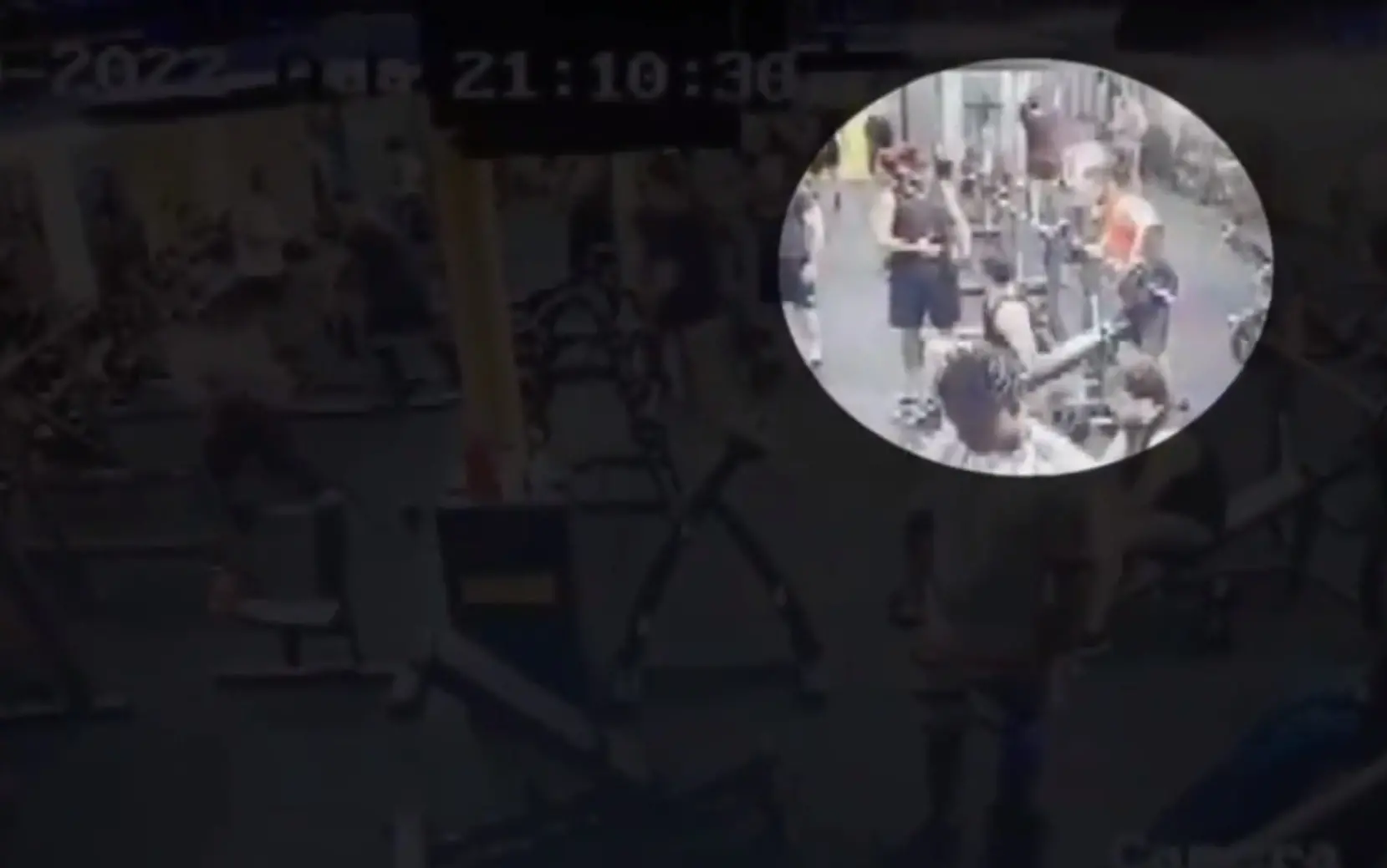 Imagem da notícia: Jovem se recusa a revezar equipamento em academia e tem mandíbula fraturada; veja vídeo