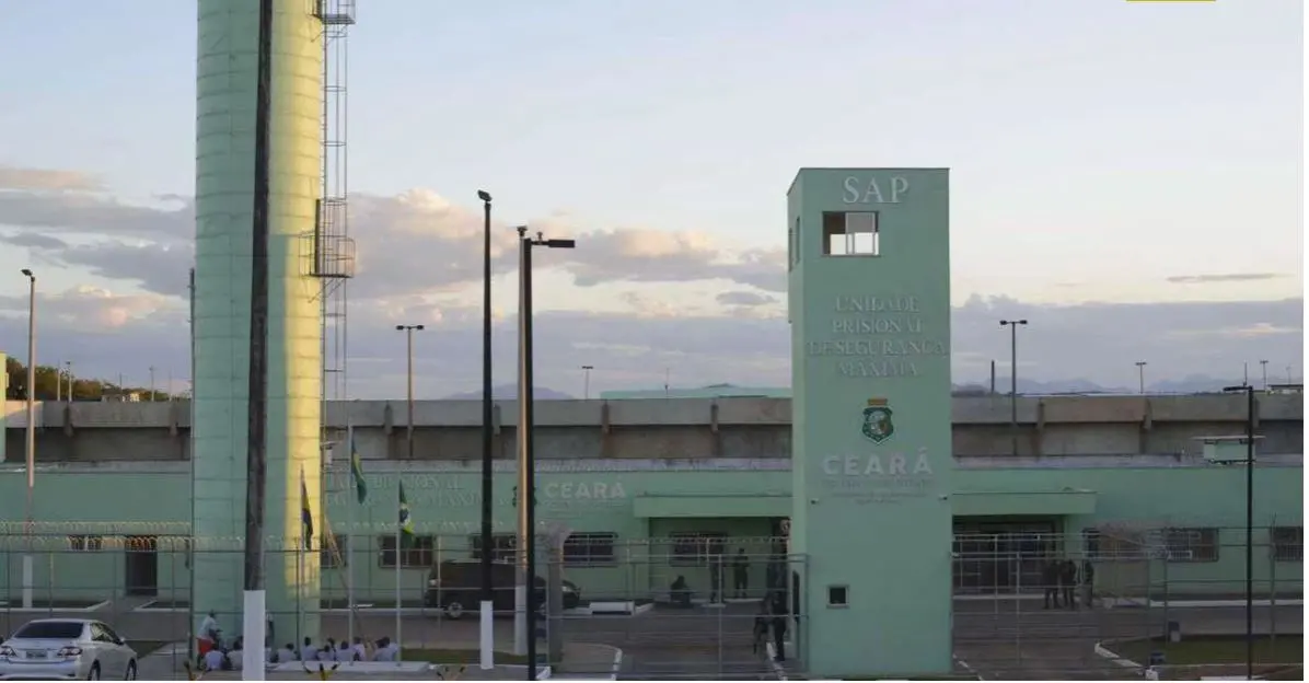 Imagem da notícia: 16 líderes de facções estão prestes a sair do presídio de segurança máxima do Ceará: entenda o caso