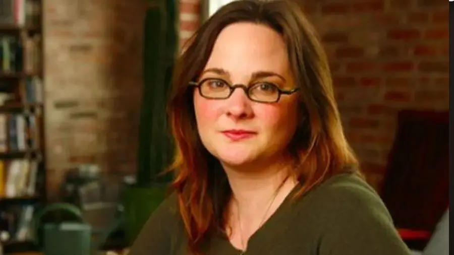 Imagem da notícia: Escritora Julie Powell, que inspirou filme 'Julie & Julia', morre aos 49 anos