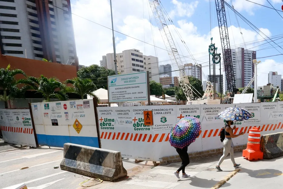 Atualmente, obra tem cinco frentes de serviço em bairros como Centro e Aldeota.